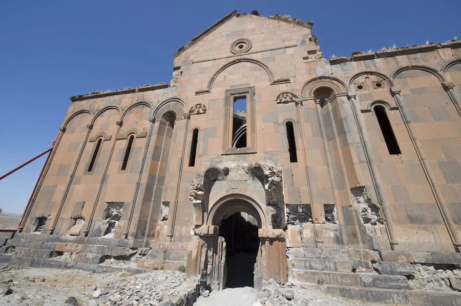 Akce KJM: Až nezůstane kámen na kameni: kulturní dědictví království středověké Arménie