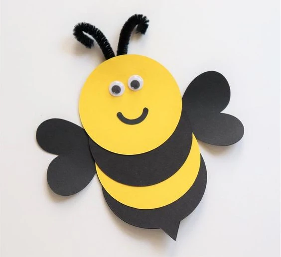 Akce KJM: Letní tvoření v knihovně – včelka a motýlek