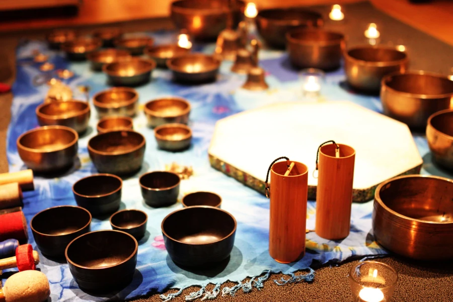 Akce KJM: Večer s tibetskými mísami